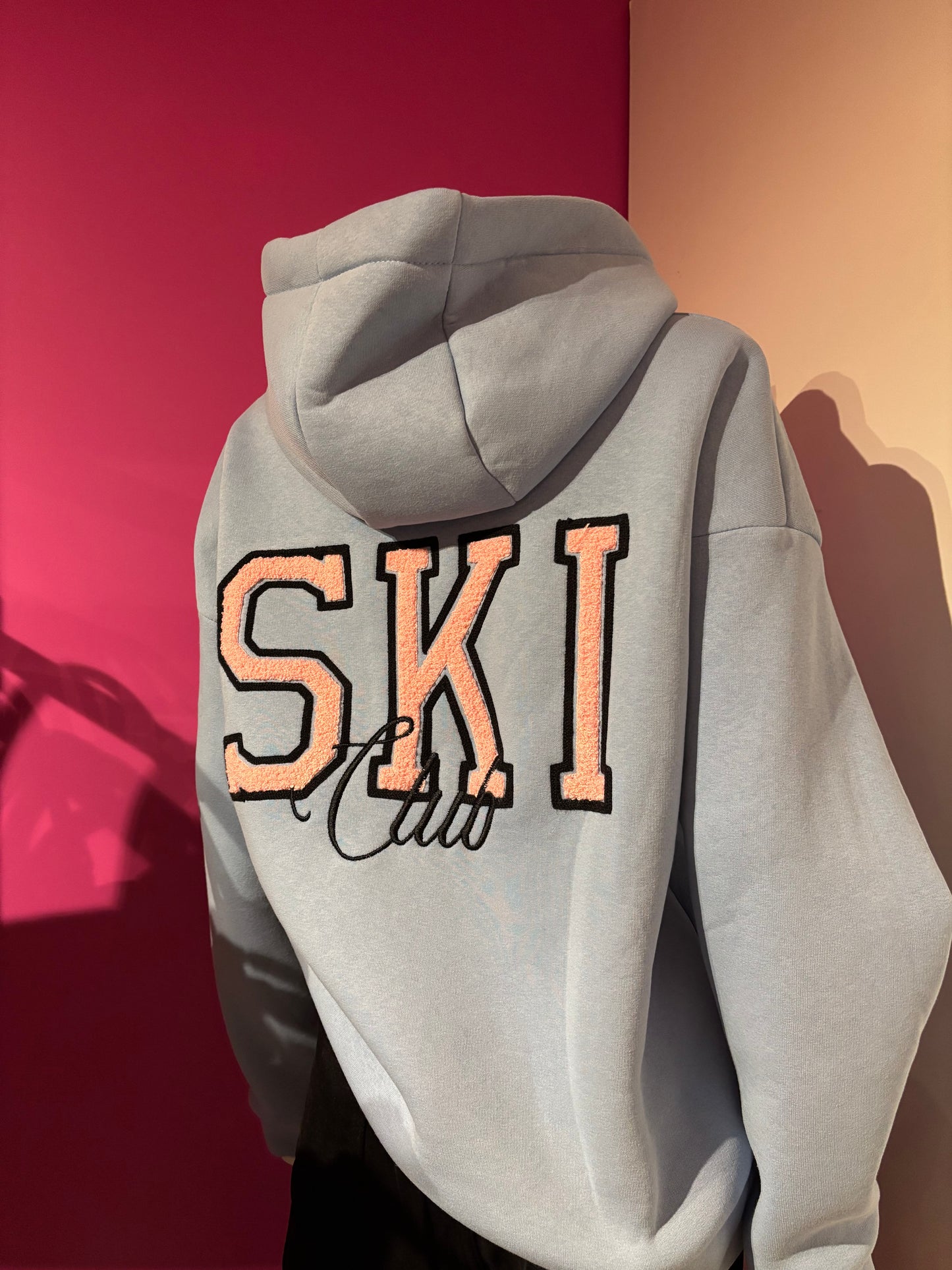 Sweat Capuche Ski Club différents coloris