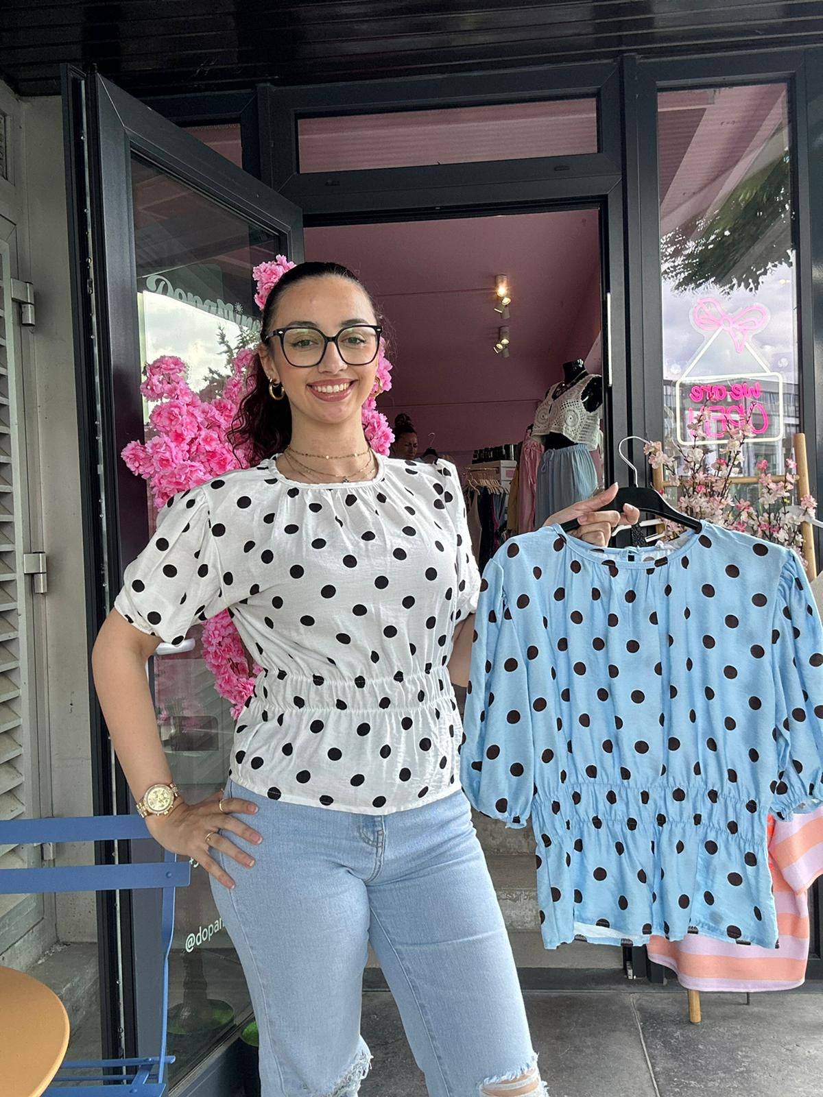 Blouse à pois blanche ou bleue