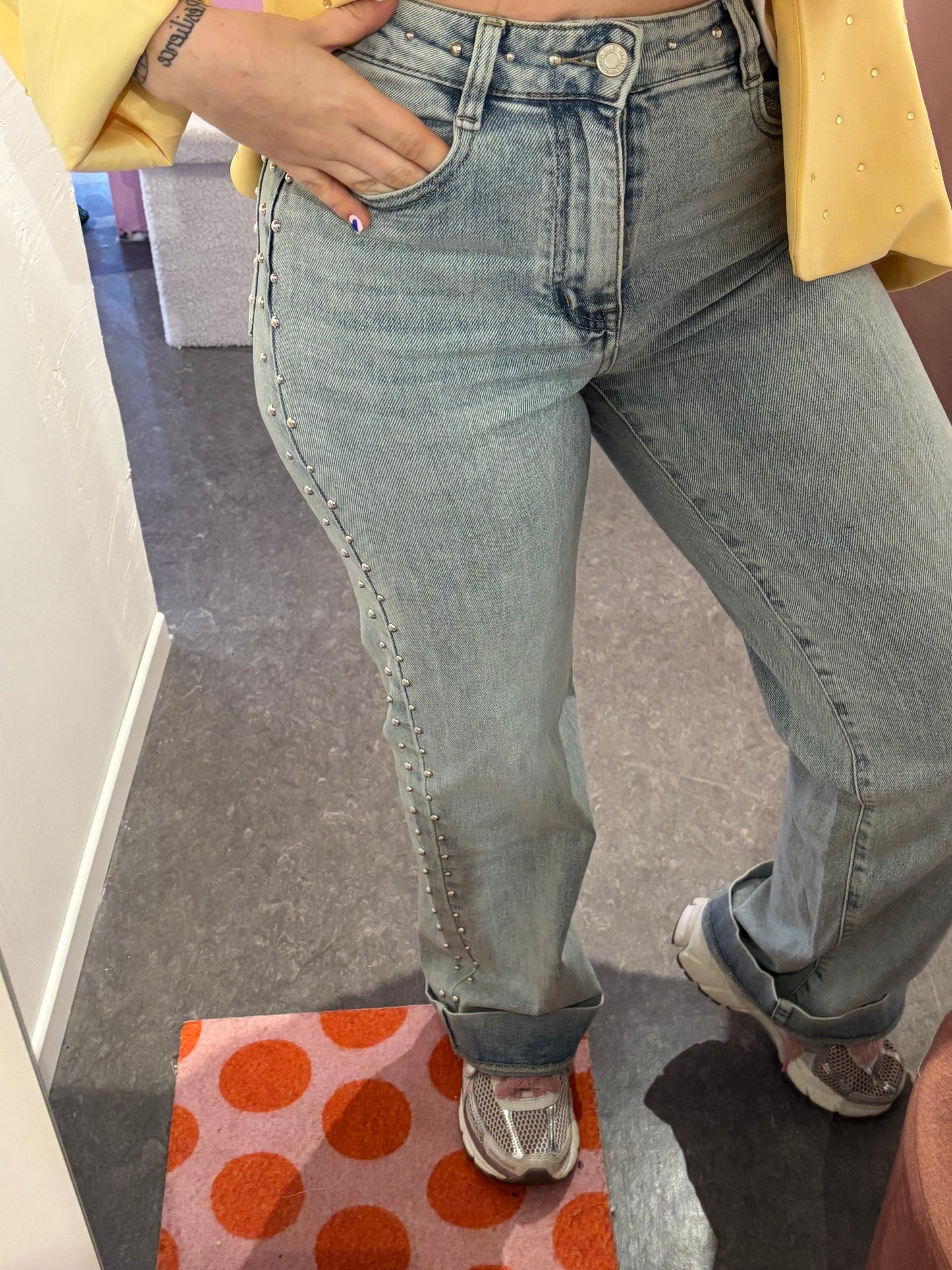 Jeans à clous bleu délavé