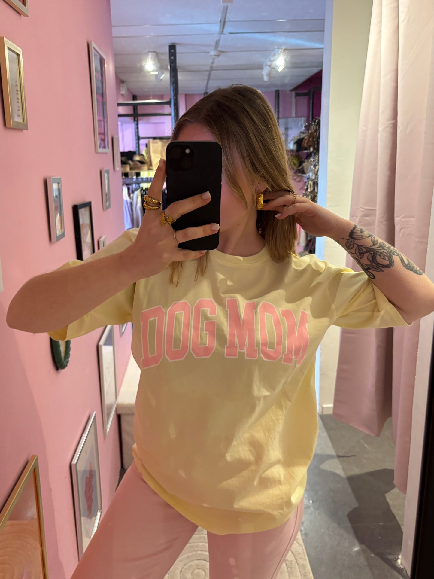 T shirt DOG MOM jaune et rose