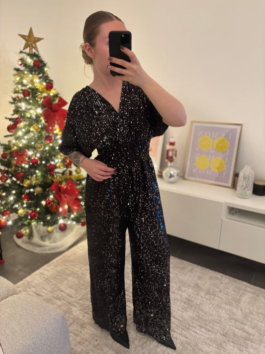 Combinaison noire à sequins