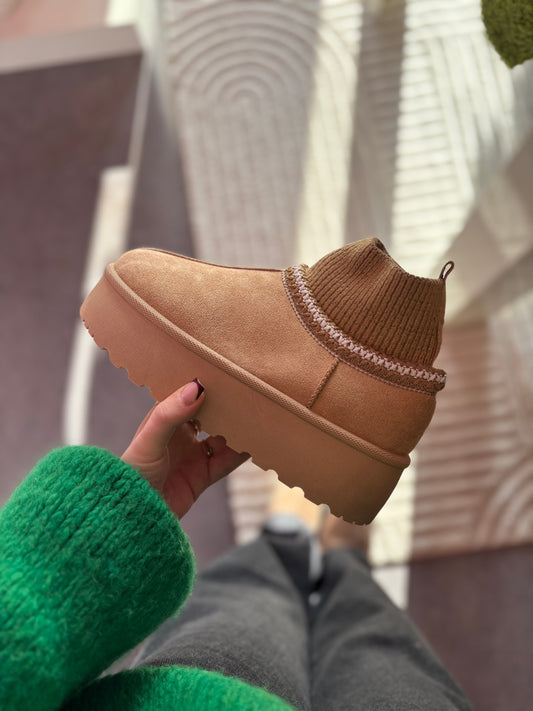 Chaussures Cozy camel chaussettes