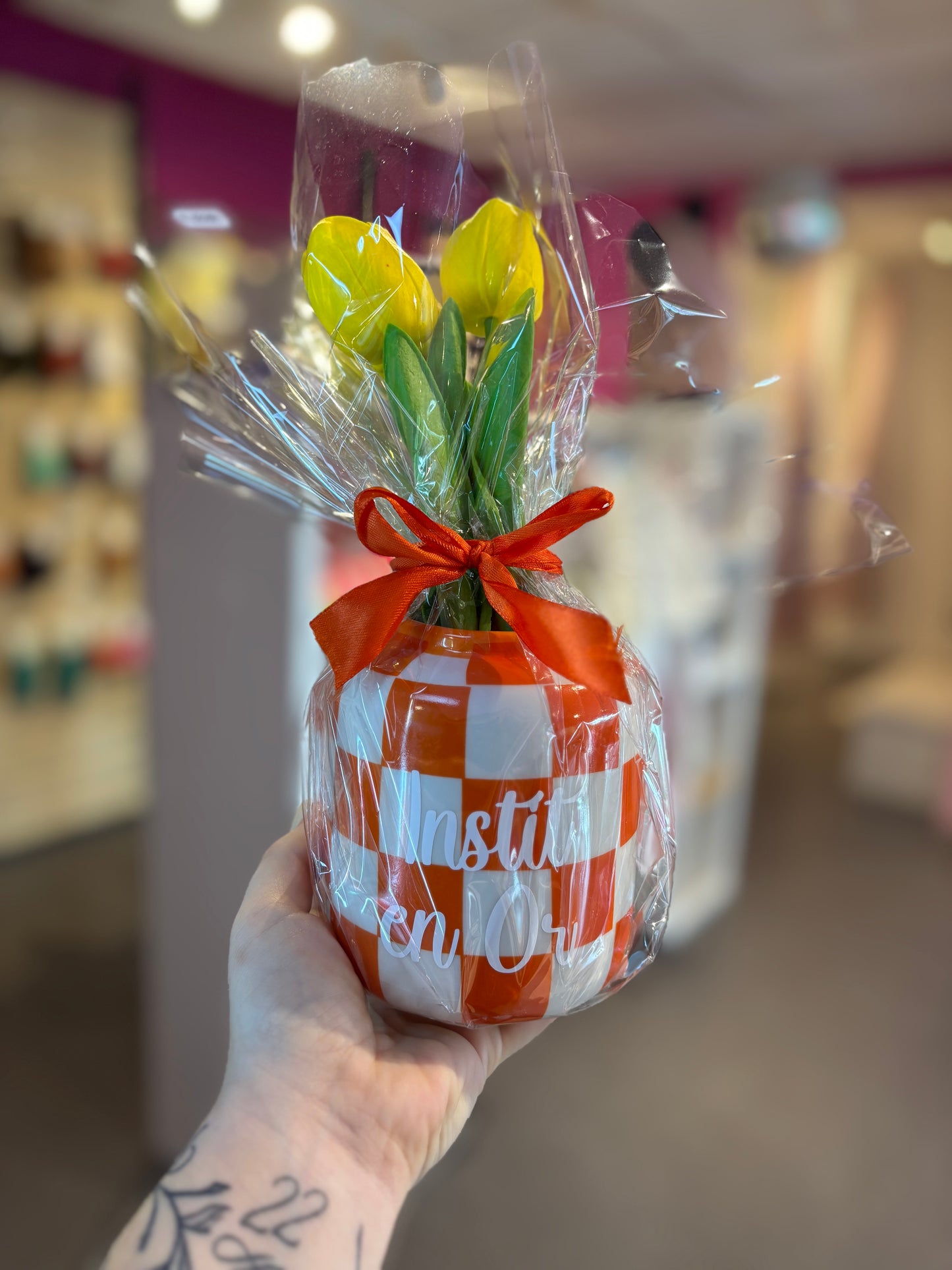 Vase à carreaux orange et blanc instit en or