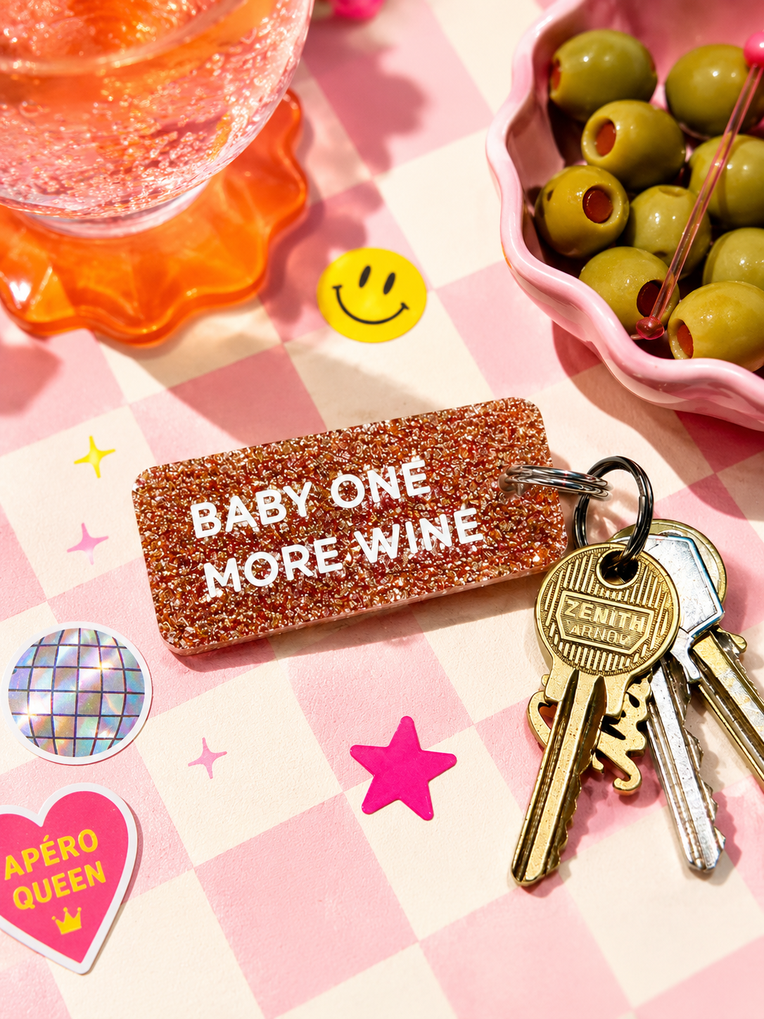Porte clé à paillettes : baby One More wine