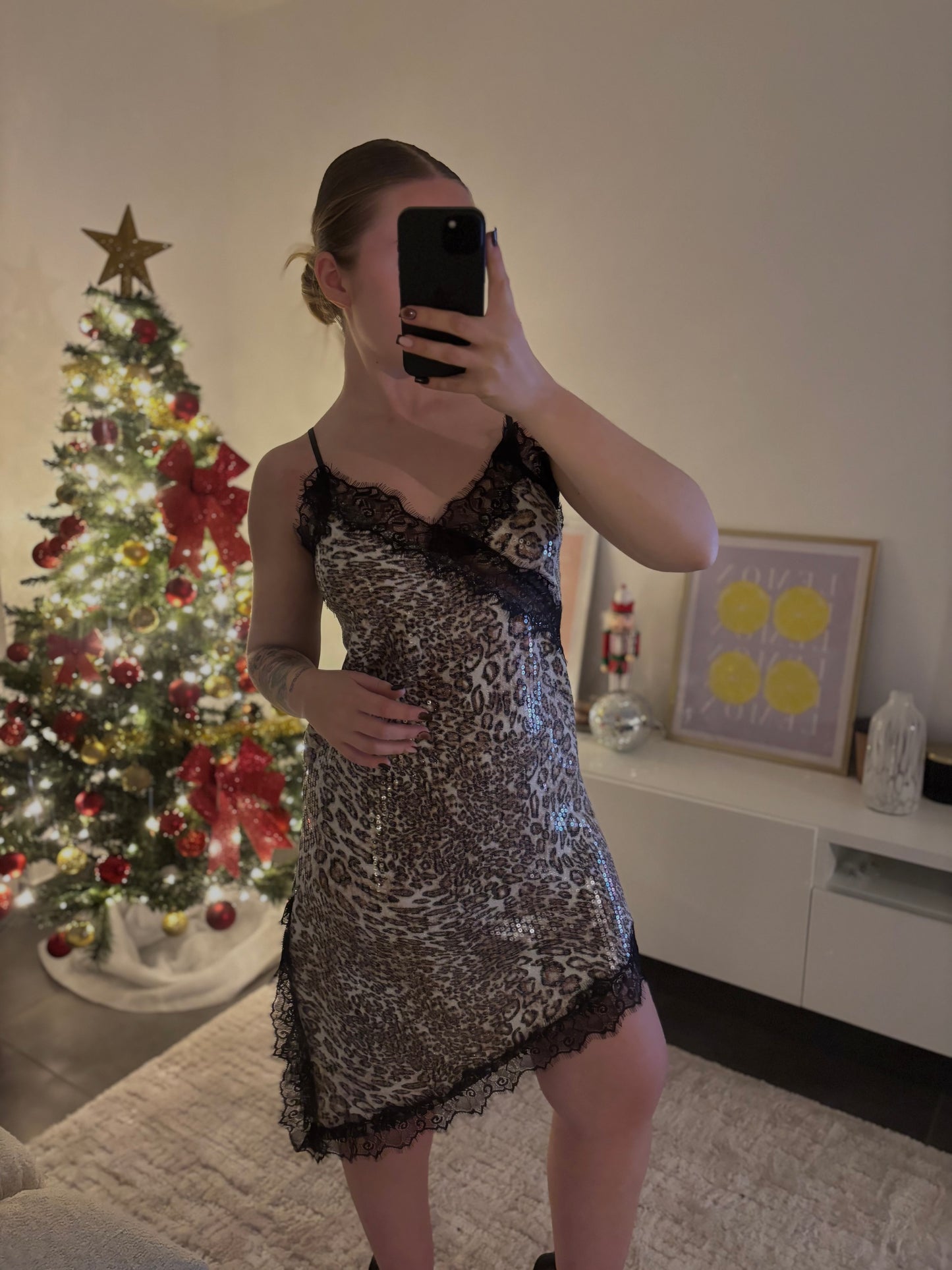 Robe sequins léopard asymétrique