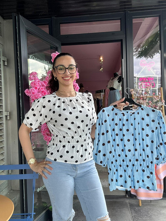 Blouse à pois blanche ou bleue