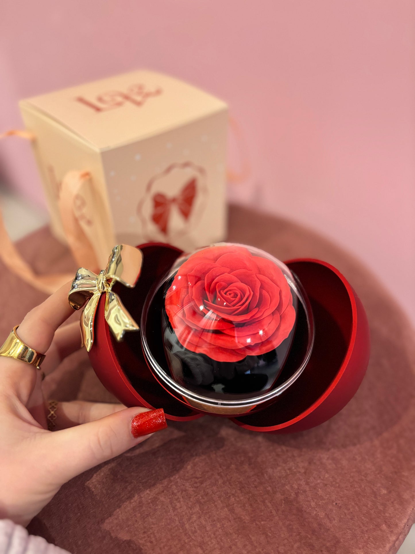 Boîte à bijoux avec rose rouge éternelle