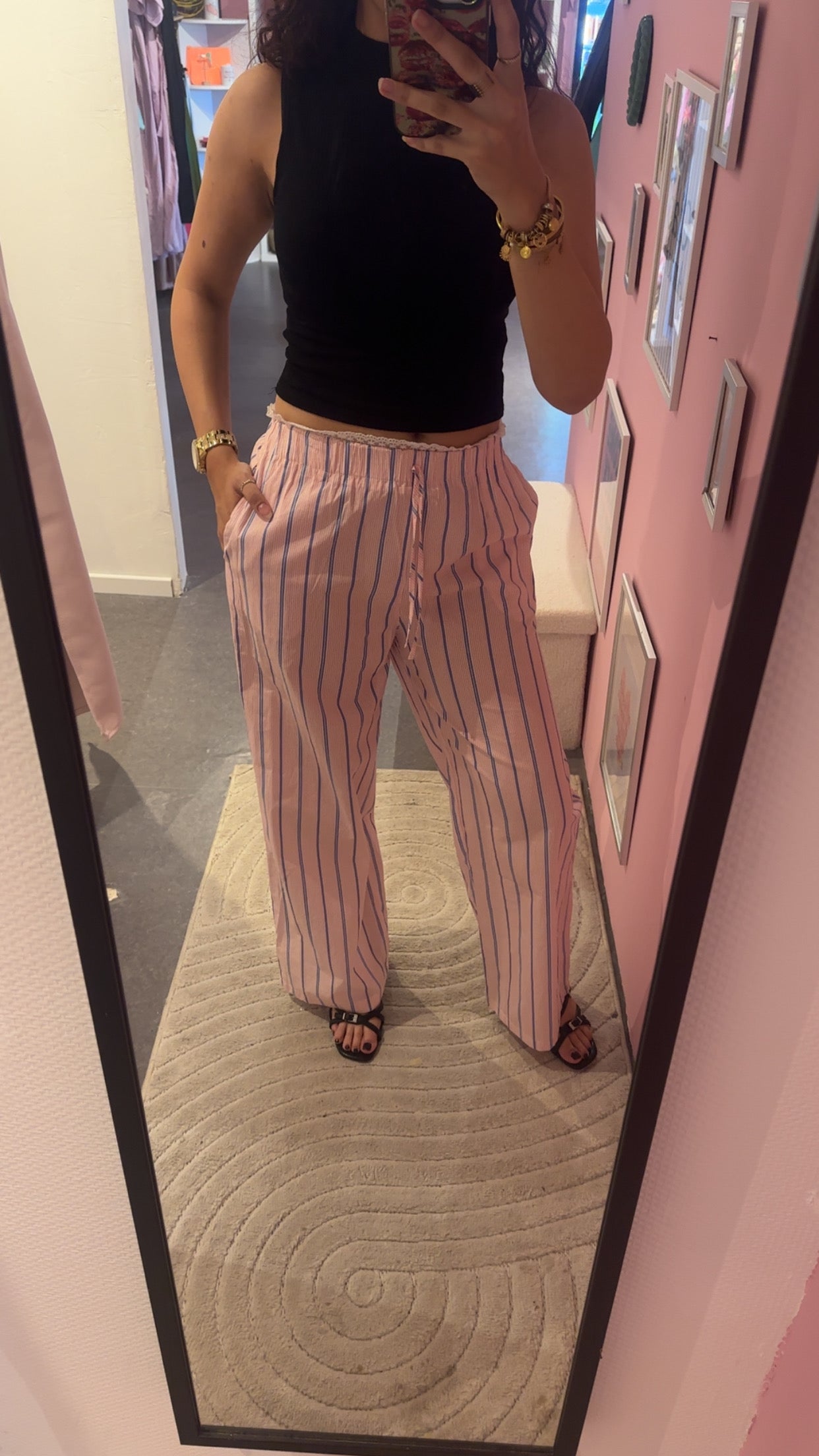 Pantalon ligné bleu et rose