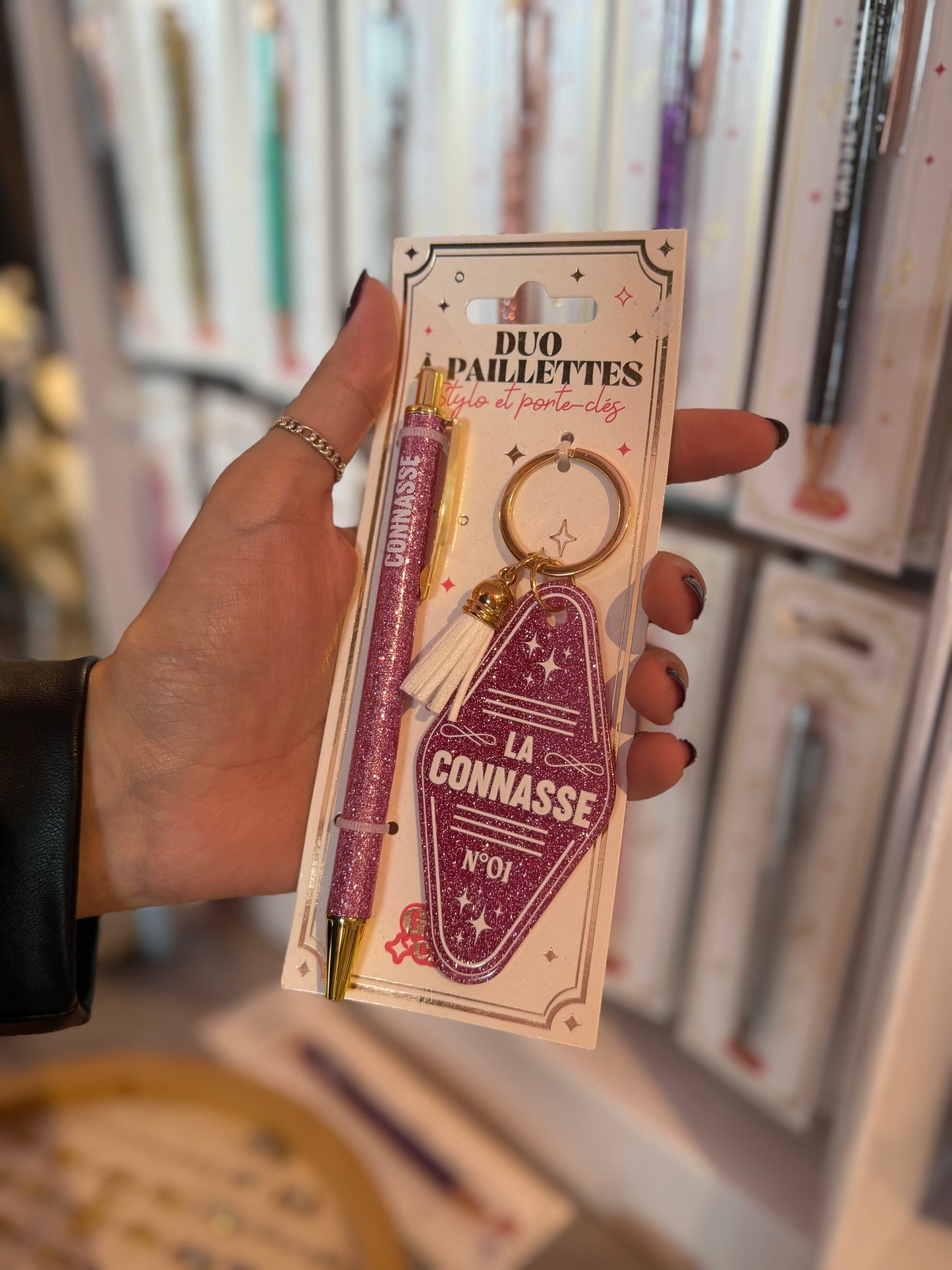 Bic à paillettes et porte clé  - connasse