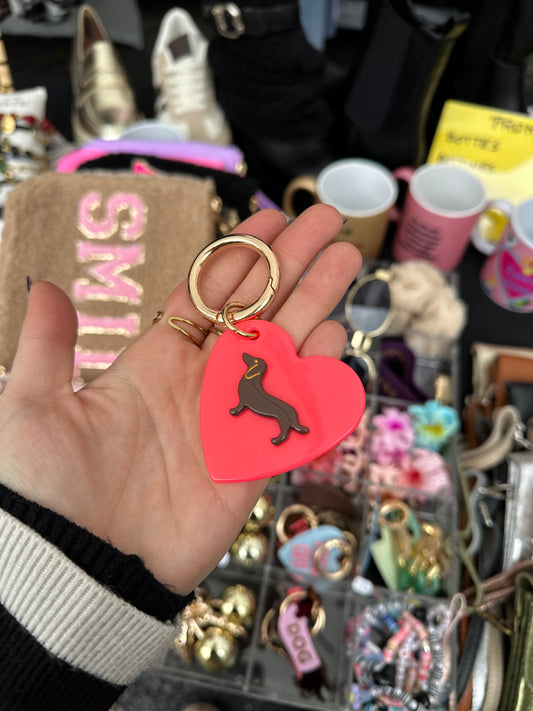 Porte clé teckel cœur rose